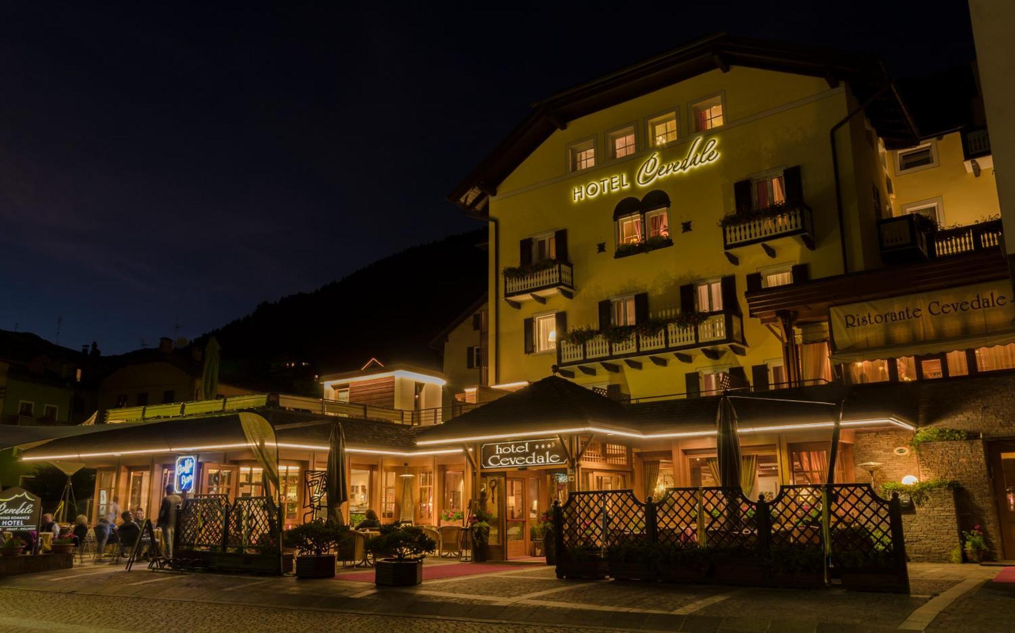 Hotel Cevedale Living Romance Hotel Cogolo Ngoại thất bức ảnh