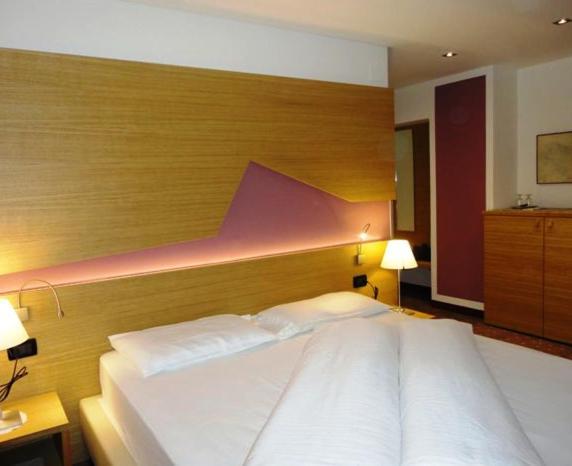 Hotel Cevedale Living Romance Hotel Cogolo Phòng bức ảnh