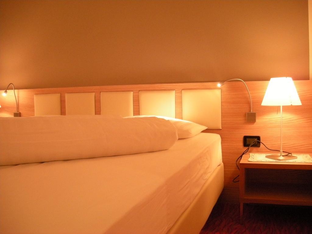 Hotel Cevedale Living Romance Hotel Cogolo Phòng bức ảnh