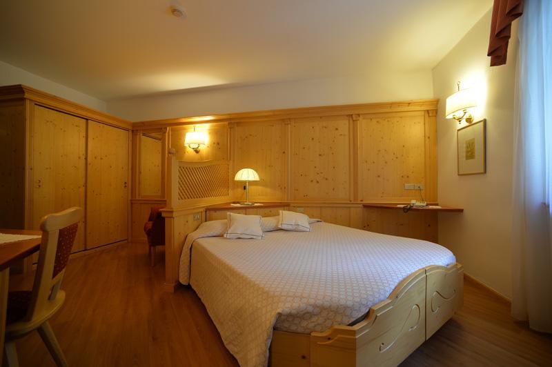 Hotel Cevedale Living Romance Hotel Cogolo Ngoại thất bức ảnh