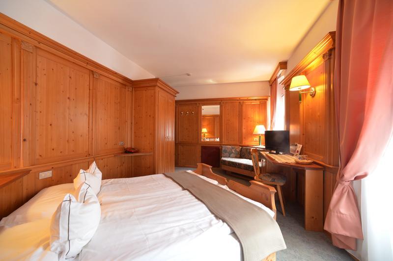 Hotel Cevedale Living Romance Hotel Cogolo Ngoại thất bức ảnh