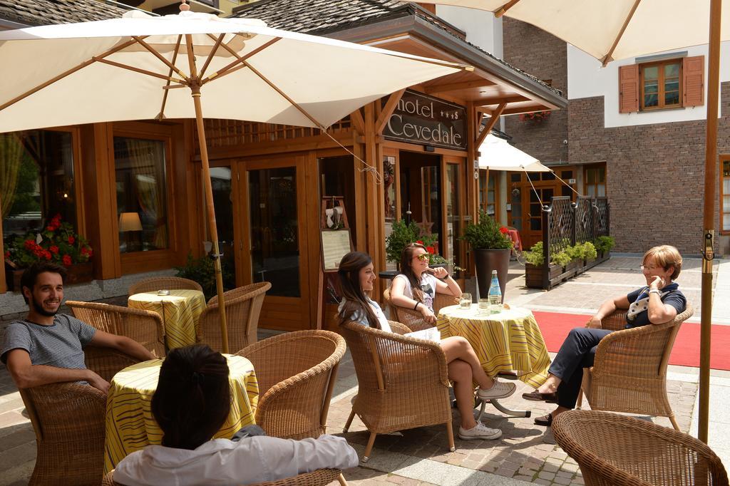 Hotel Cevedale Living Romance Hotel Cogolo Ngoại thất bức ảnh