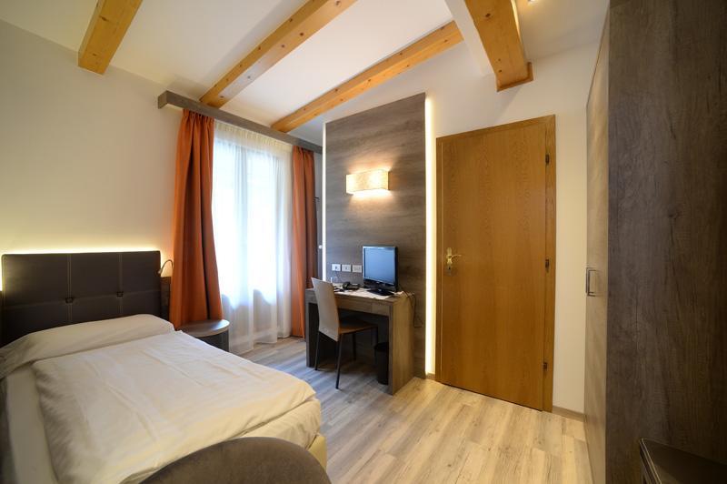 Hotel Cevedale Living Romance Hotel Cogolo Ngoại thất bức ảnh