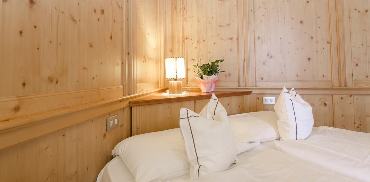 Hotel Cevedale Living Romance Hotel Cogolo Ngoại thất bức ảnh