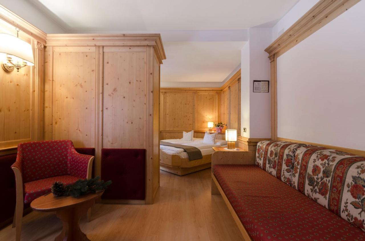 Hotel Cevedale Living Romance Hotel Cogolo Ngoại thất bức ảnh